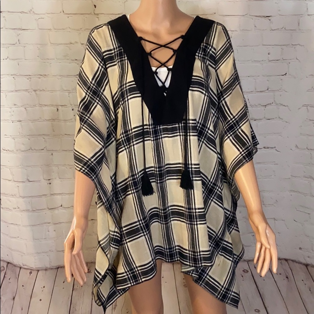 Plaid Anamá poncho with tassels one size plaid boho tan and black